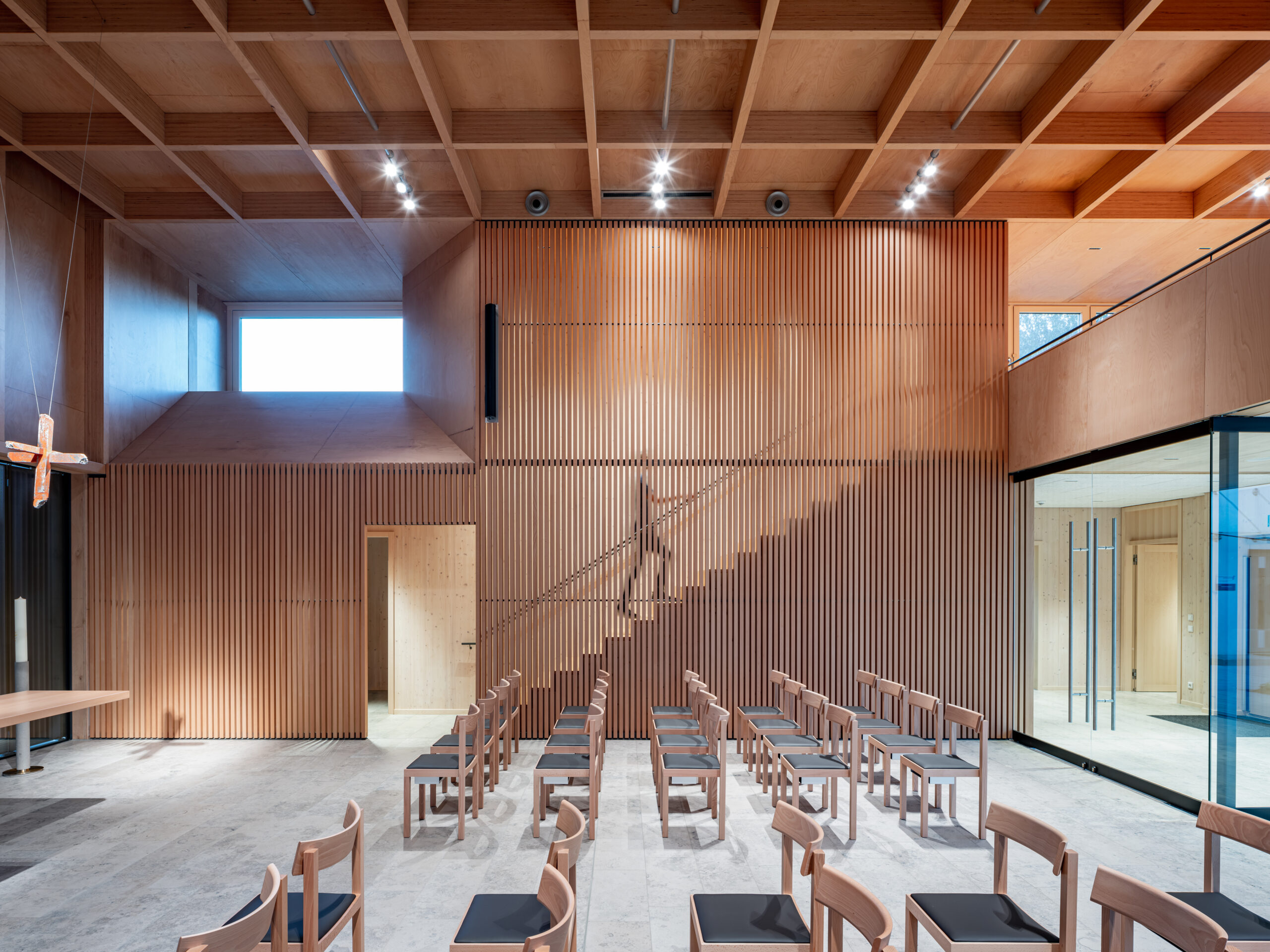 DE; bayern; vohburg, abhd architekten denzinger und partner mbb; neubau, kirche, jesus kirche, evangelische kirche, gemeindezentrum, kgv, baubuche, fassade, Bildtechnik Digital 22 MPx [(c)Maximilian Gottwald, Veroeffentlichung kostenpflichtig]