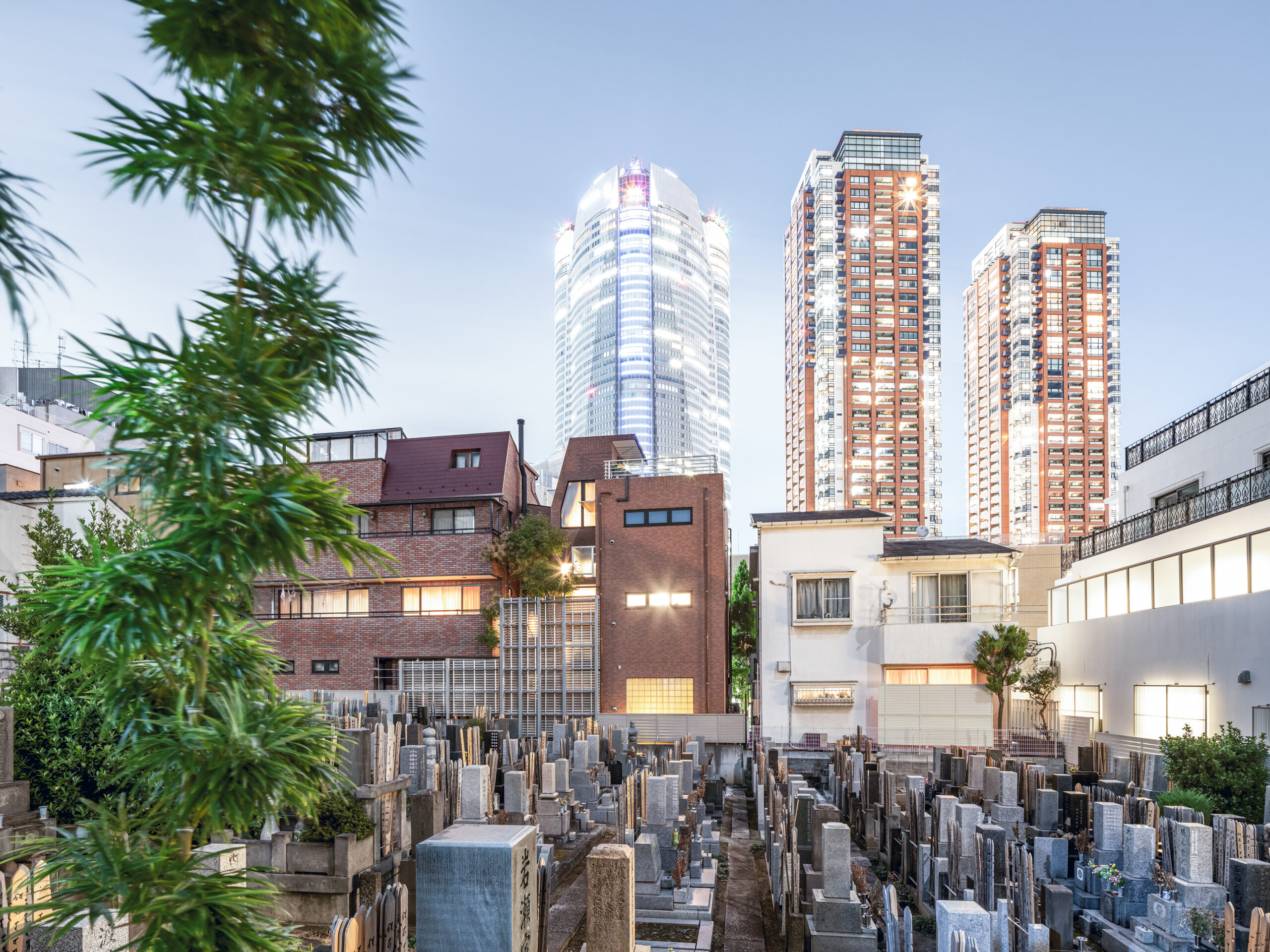 asian dusk, the empire of light, [(c)Maximilian Gottwald; Veroeffentlichung kostenpflichtig]