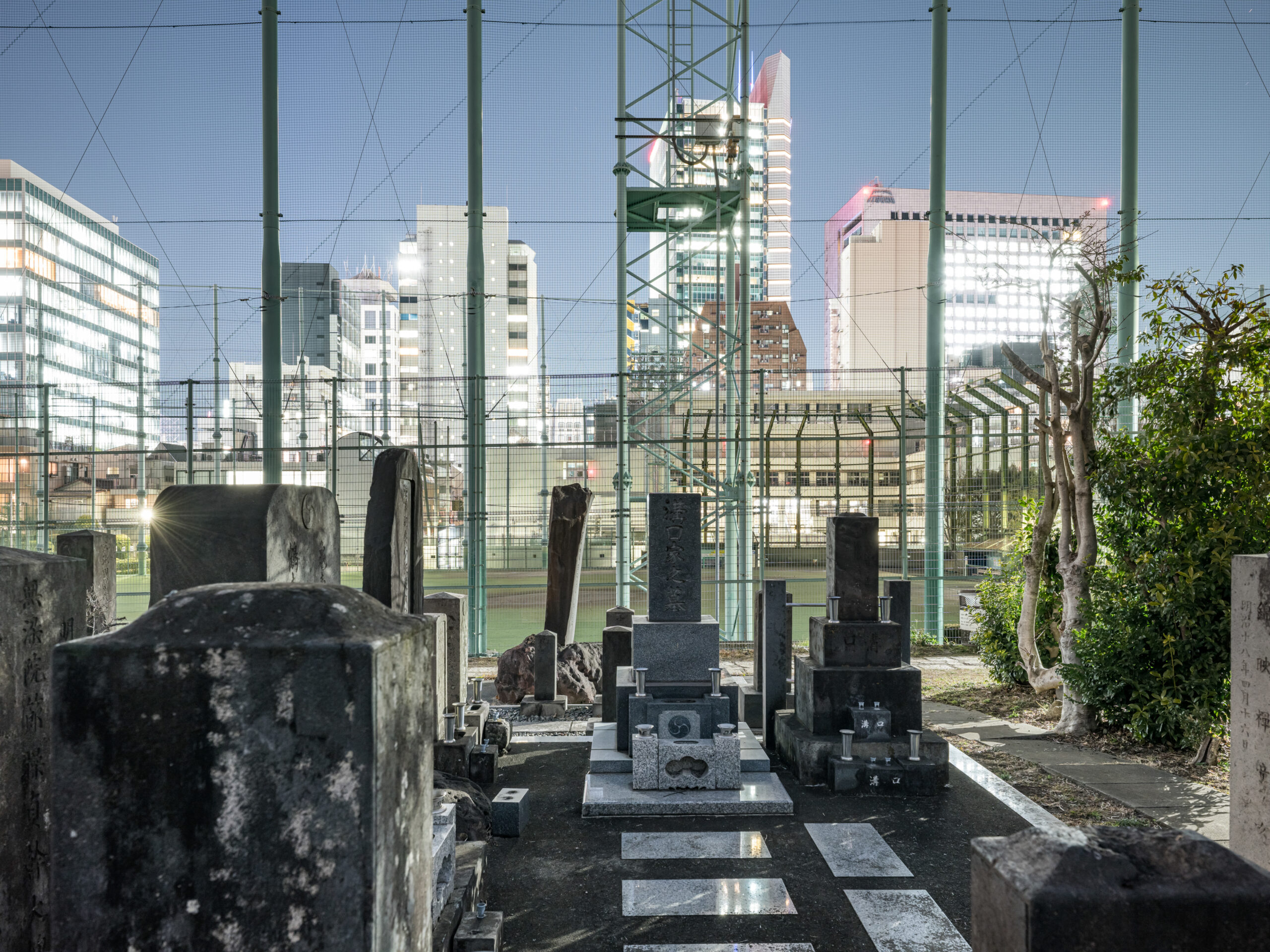 asian dusk, the empire of light, [(c)Maximilian Gottwald; Veroeffentlichung kostenpflichtig]