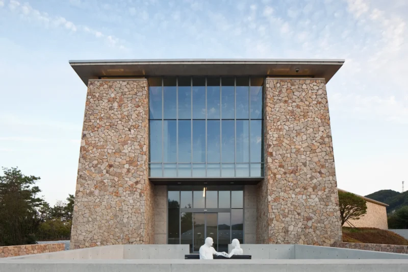 architekturfotograf maximilian gottwald dokumentiert das hansol museum in südkorea mit fokus auf museumsarchitektur, kulturbau, landschaftsarchitektur und materialität