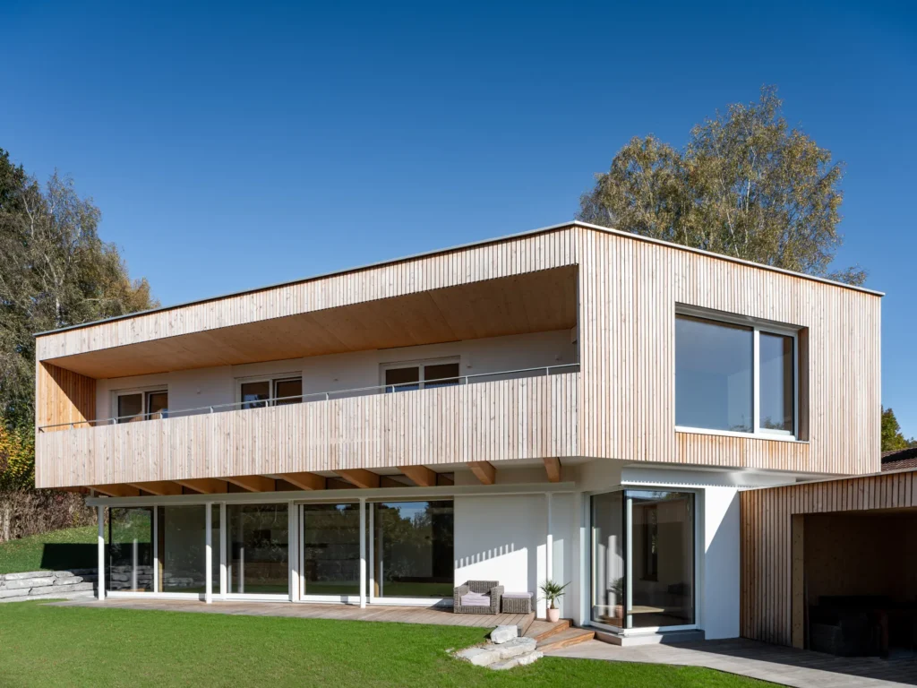 wohnhausarchitektur eines modernen wohnhauses in wörthsee fotografiert von architekturfotograf maximilian gottwald