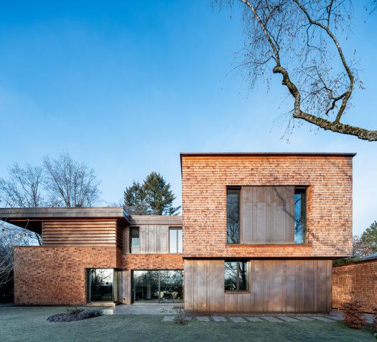 DE; bayern; gräfelfing, stephan maria lang architekten, haus lex, holzschindeln, holzfassade, schindeln, wohnhaus, einfamilienhaus, neubau; Bildtechnik Digital 22 MPx [(c)Maximilian Gottwald, Veroeffentlichung kostenpflichtig]